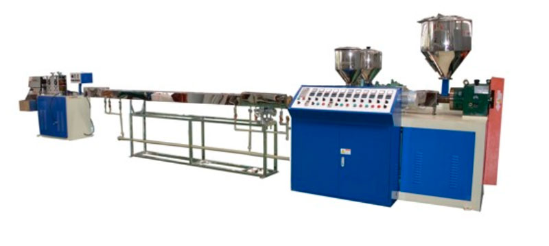 Machine de fabrication de paille à boire